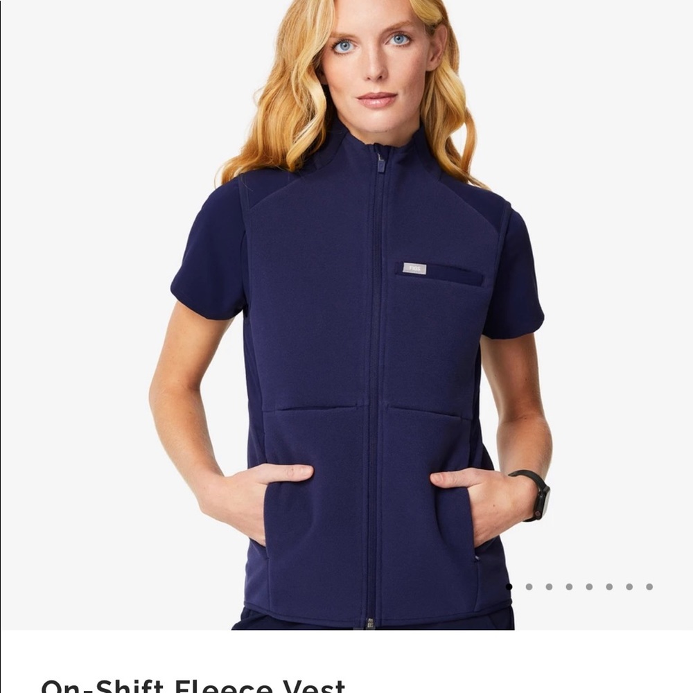 On shift Figs XL fleece vest